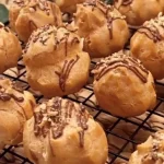 profiteroles-se-smetanou-recept-na-vynikajici-domaci-dezert.webp.webp